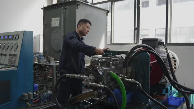 OEM Sauer Danfoss ERL ERR SERIES ERL130BLS2825NNN3 Υδραυλική αντλία με έμβολο για κατασκευαστικές μηχανές 10